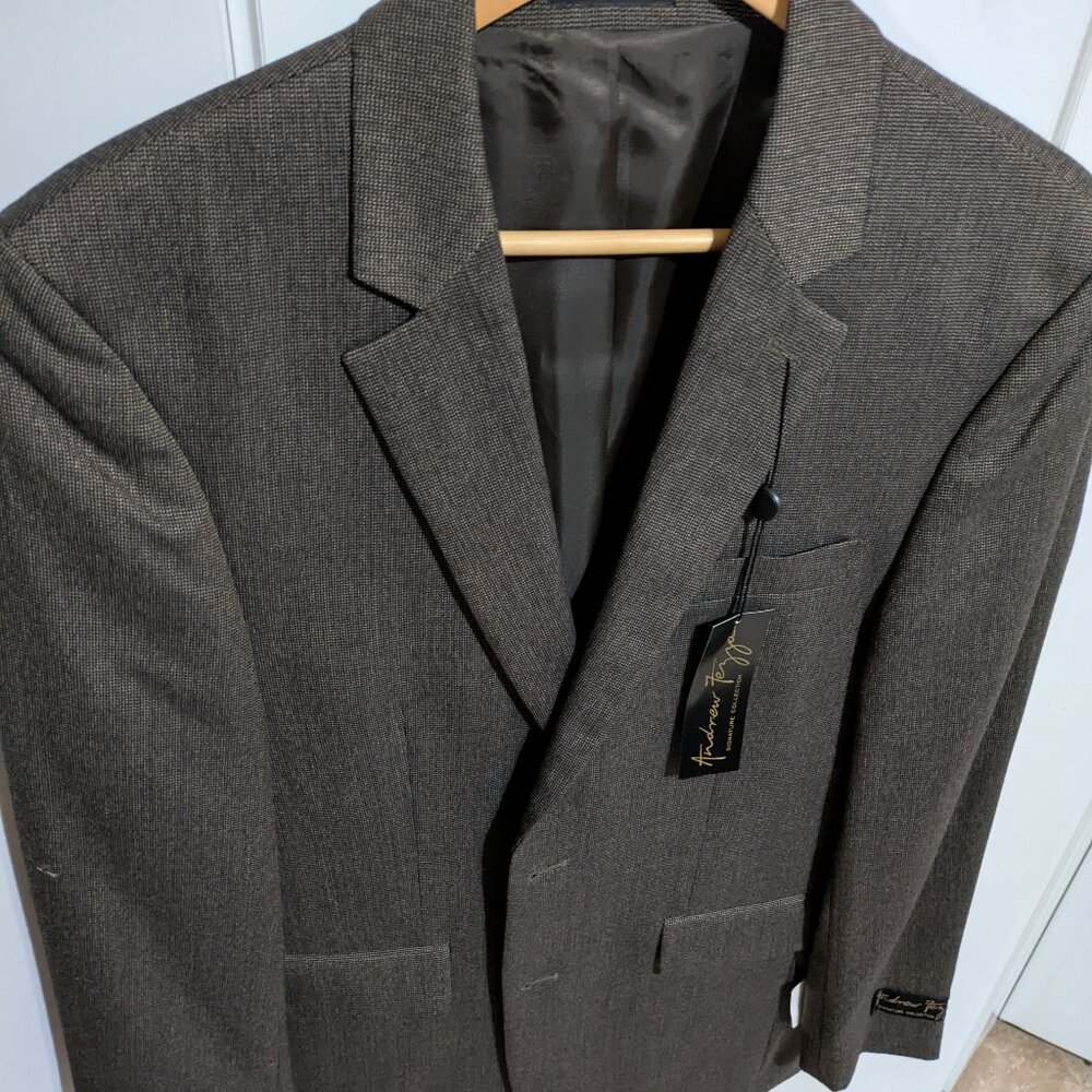 ~NWT Men's "ANDREW FEZZA" Signature Collections Sports Suit